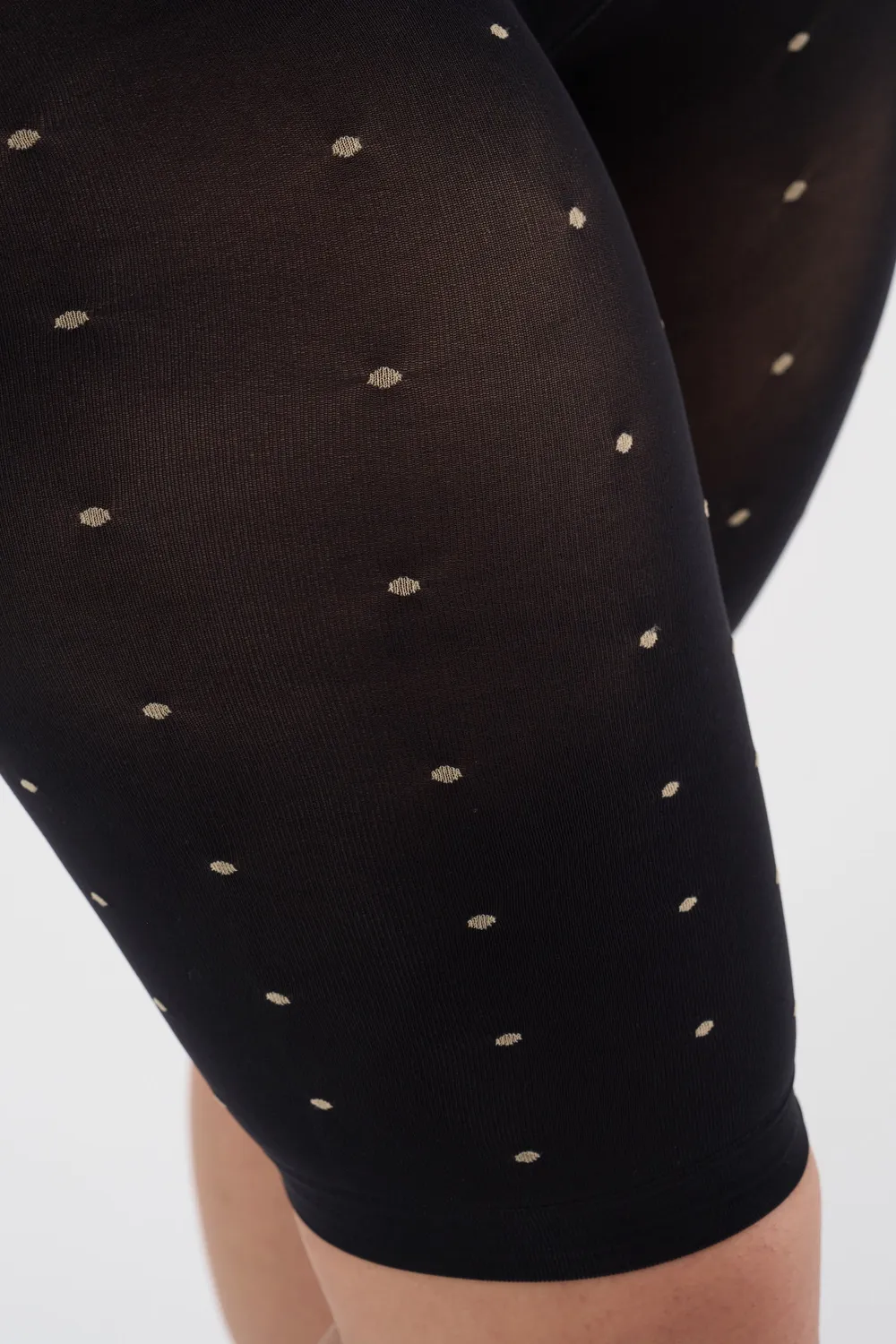 Moi Agnes shorts sort prikket 80 denier