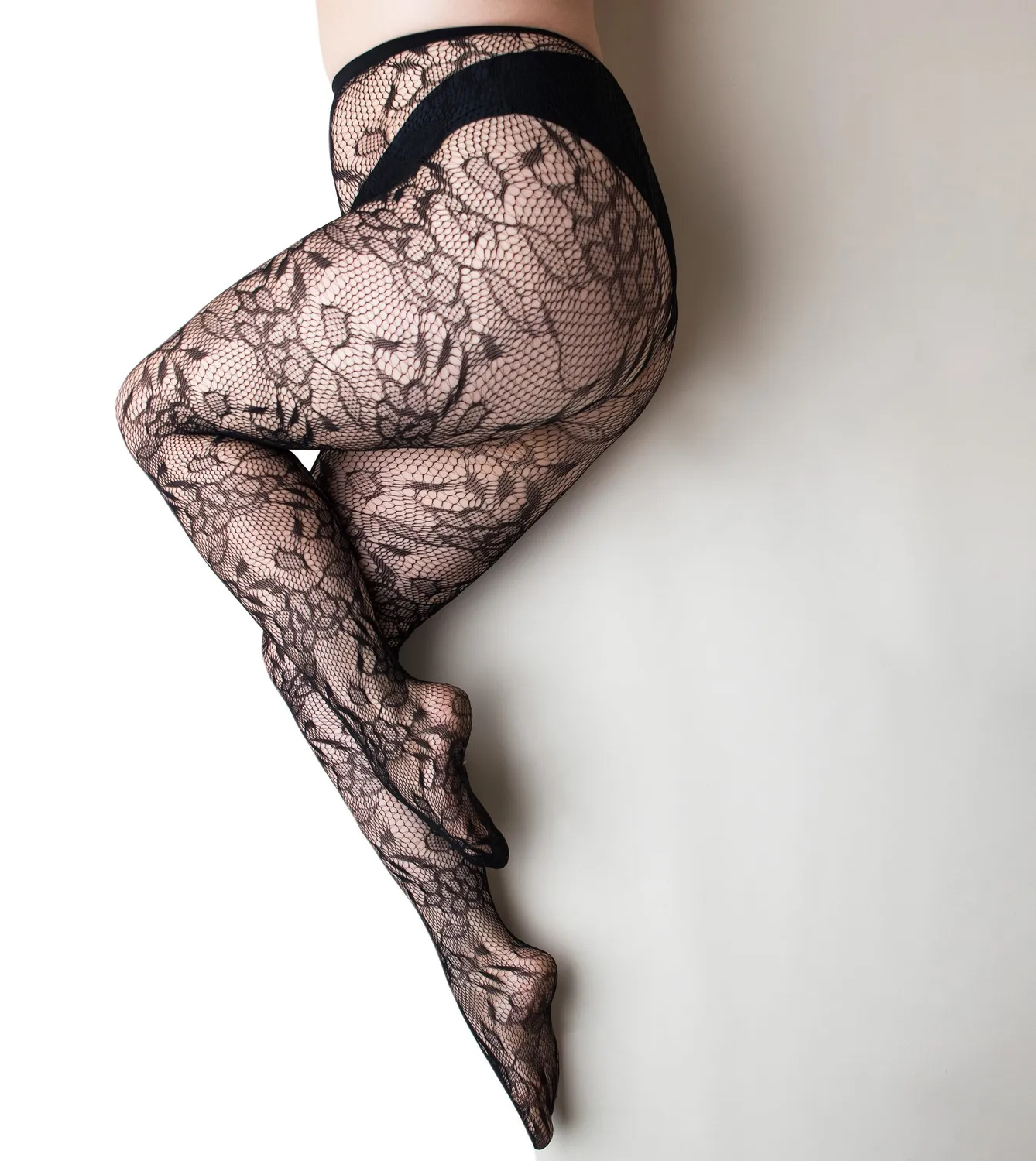Kix'ies Fishnet Flower netstrømpebukser sort blomst