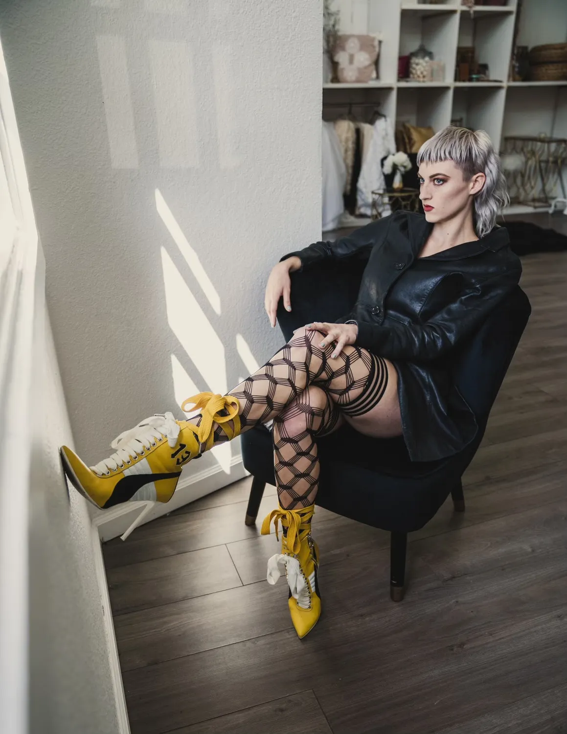 KIX'IES Cassandra net lårstrømper sorte stay-up